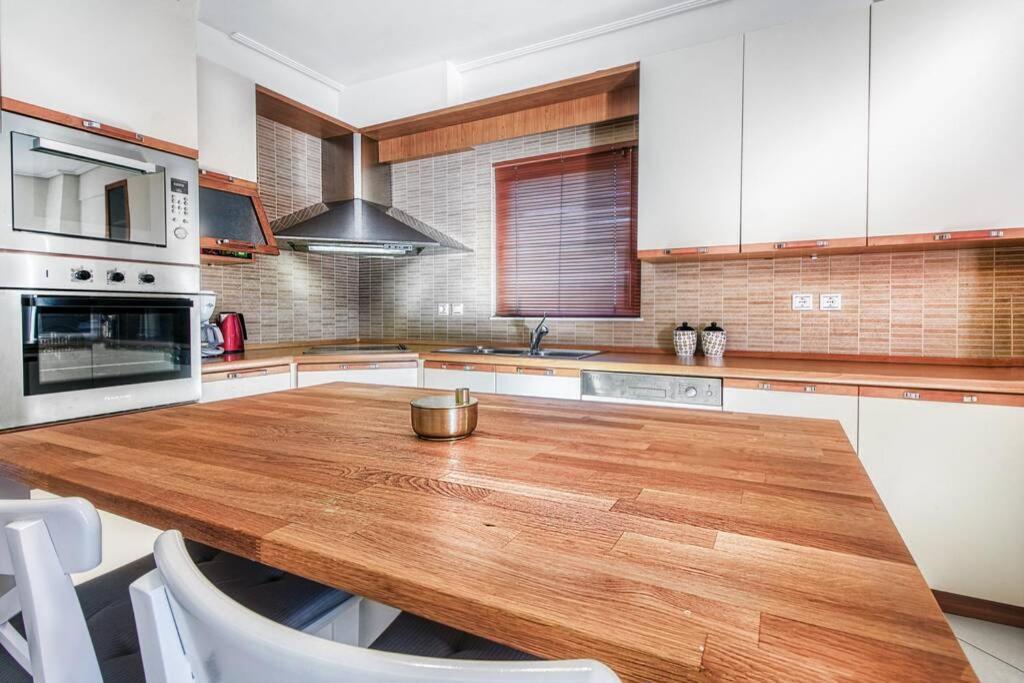 Spacious Apartment In Glyfada Close To The Sea Афины Экстерьер фото