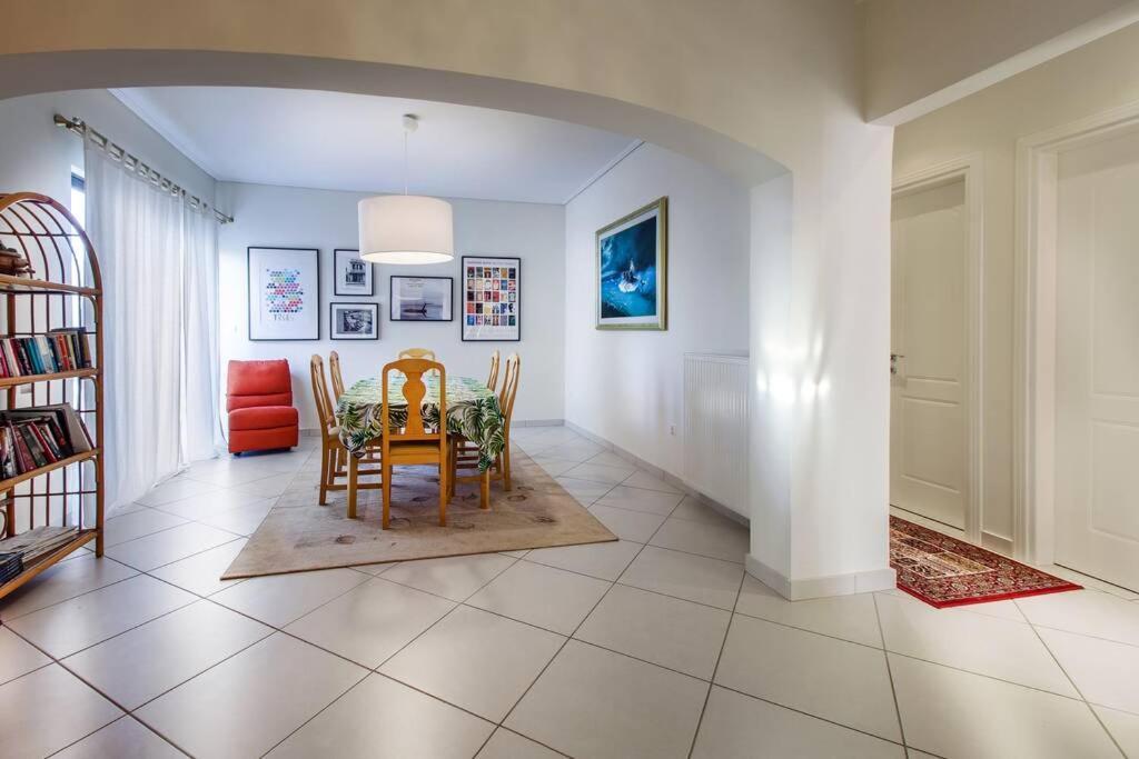 Spacious Apartment In Glyfada Close To The Sea Афины Экстерьер фото