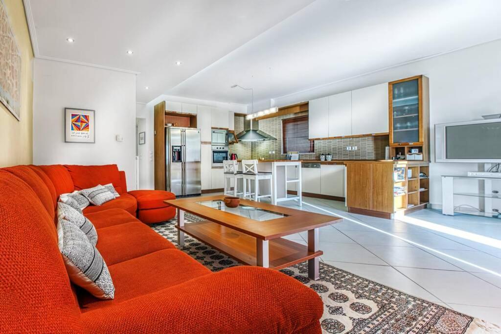 Spacious Apartment In Glyfada Close To The Sea Афины Экстерьер фото